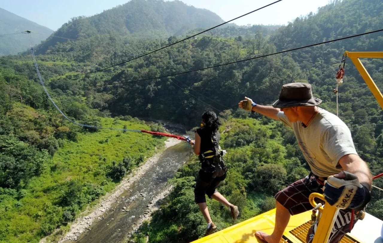 Thrilling Giant Swing at Jumping Heights Rishikesh